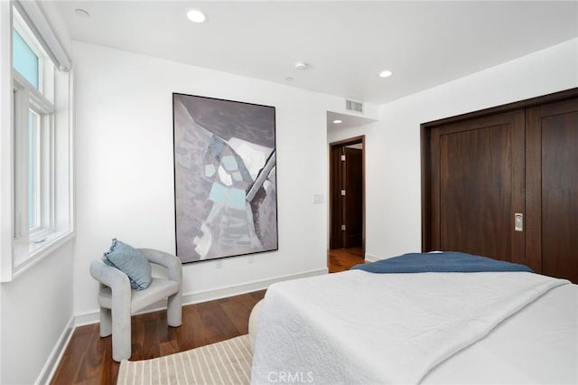 447 N Doheny Dr Unit 104, Beverly Hills, CA 90210 - bedroom featuring wood finished floors and recessed lighting