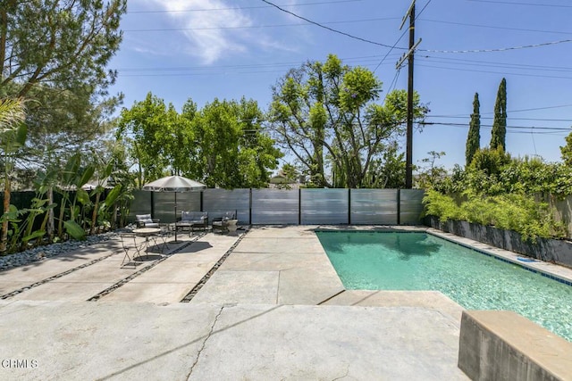 10609 Fernglen Ave, Tujunga, CA 91042 - view of pool featuring a patio and a fenced backyard