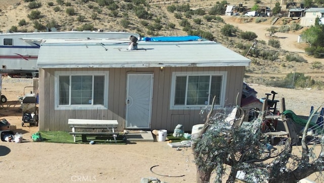 20421 Riverview Rd, Apple Valley, CA 92308 - view of front of home