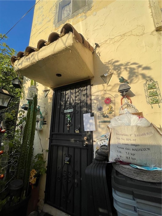 4172 Service St, Los Angeles, CA 90063 - view of exterior entry