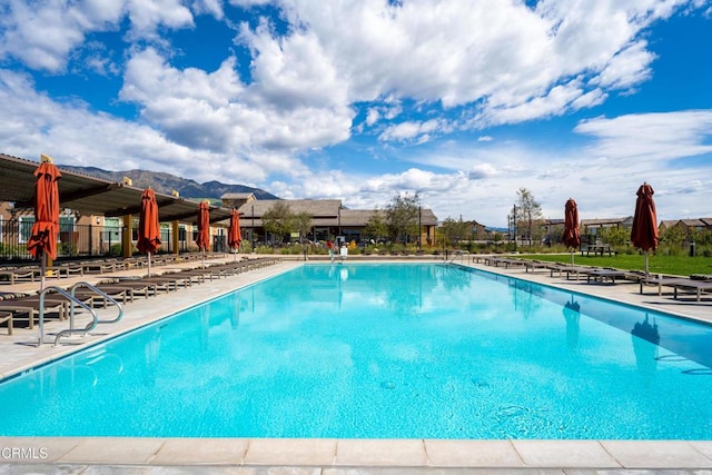 1979 Tangelo Way, Santa Paula, CA 93060 - community pool featuring a mountain view and a patio area