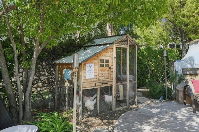 29160 Harmony Way, Saugus, CA 91390 - view of poultry coop