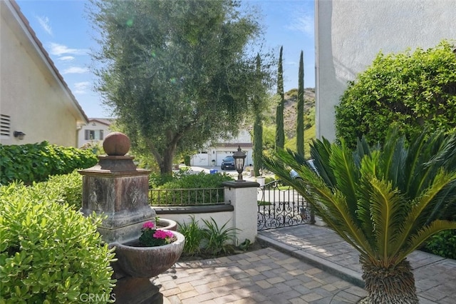 29160 Harmony Way, Saugus, CA 91390 - view of patio / terrace with a gate