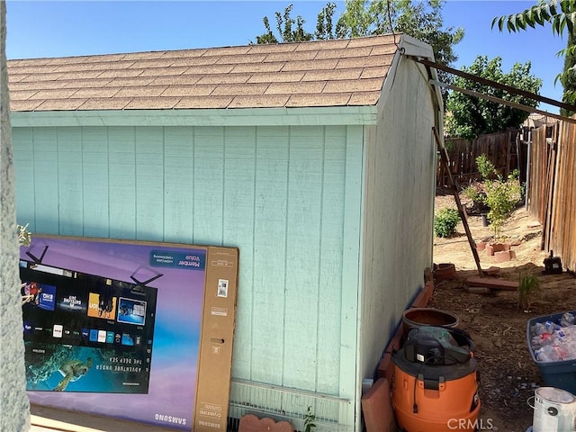 13489 Buggy Whip Ct, Victorville, CA 92392 - exterior view of roof with shingles