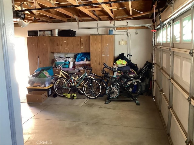 13489 Buggy Whip Ct, Victorville, CA 92392 - view of garage