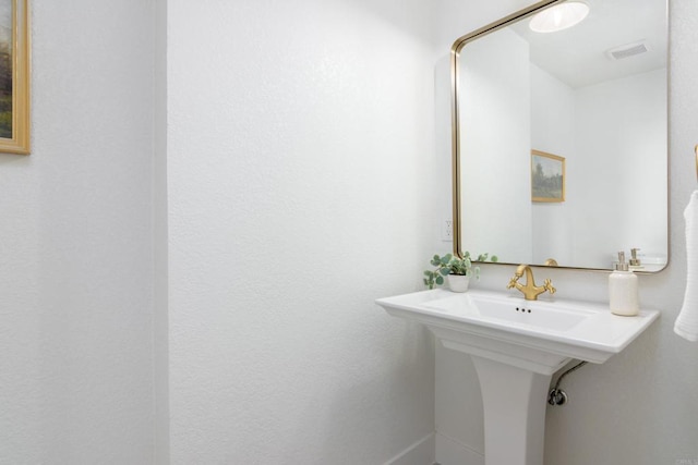7284 W Point Ave, La Mesa, CA 91942 - bathroom with baseboards