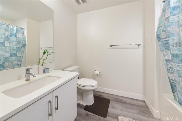 9044 Garvey Ave Unit 21, Rosemead, CA 91770 - bathroom with wood finished floors, vanity, and shower / bath combo