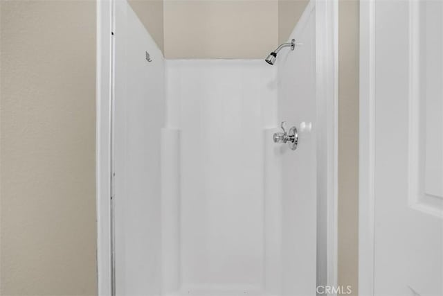 675 S College Ave, Claremont, CA 91711 - full bathroom with a shower stall