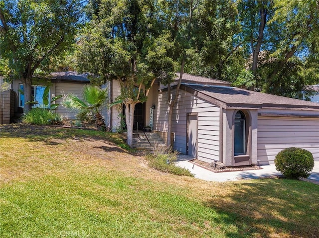 6157 Hillary Ct, Riverside, CA 92506 - back of property with a lawn