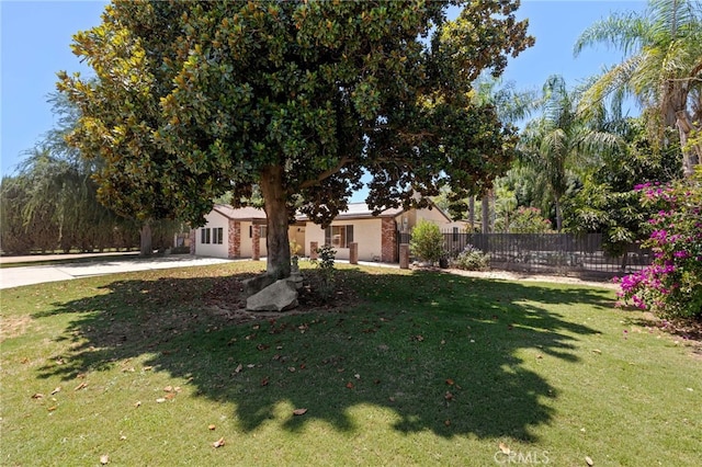 921 Christian Ave, Bakersfield, CA 93314 - view of yard