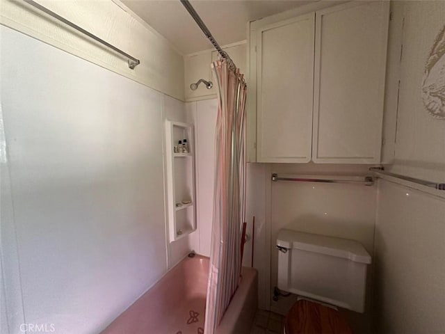 41132 Oak Dr, Forest Falls, CA 92339 - full bath with shower / tub combo with curtain