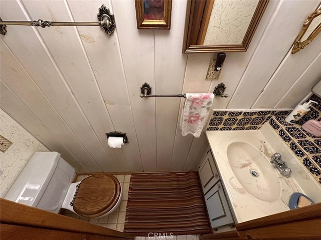 41132 Oak Dr, Forest Falls, CA 92339 - bathroom featuring toilet and vanity