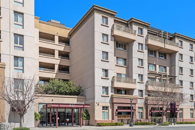 931 E Walnut St Unit 612, Pasadena, CA 91106 - view of apartment building / complex