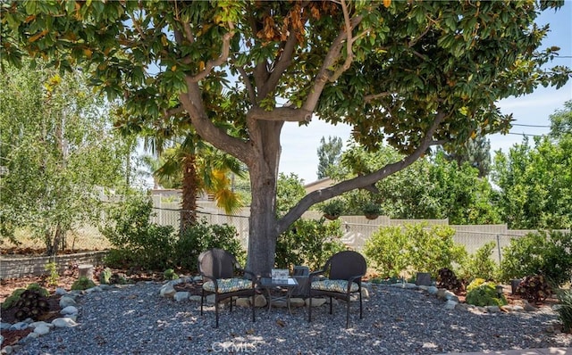 8652 Surrey Ln, Rancho Cucamonga, CA 91701 - fenced backyard with a patio
