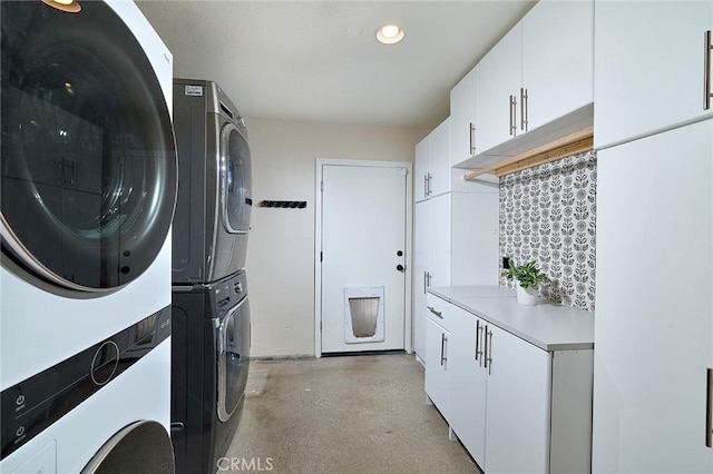 40630 Calle Torcida, Temecula, CA 92591 - washroom with stacked washer / drying machine, cabinet space, and recessed lighting