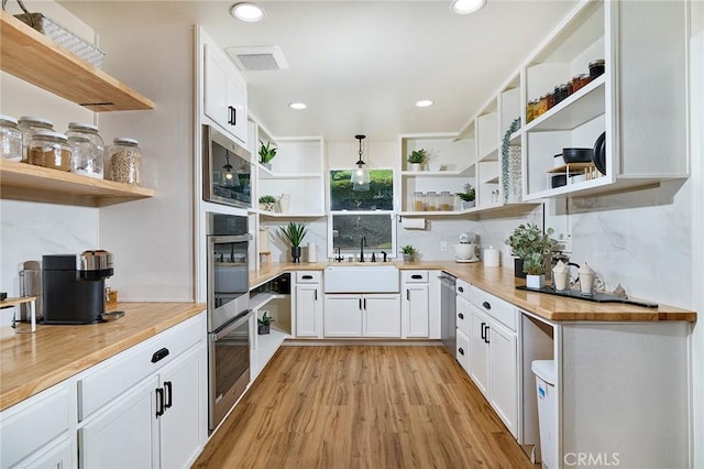 40630 Calle Torcida, Temecula, CA 92591 - pantry with a sink