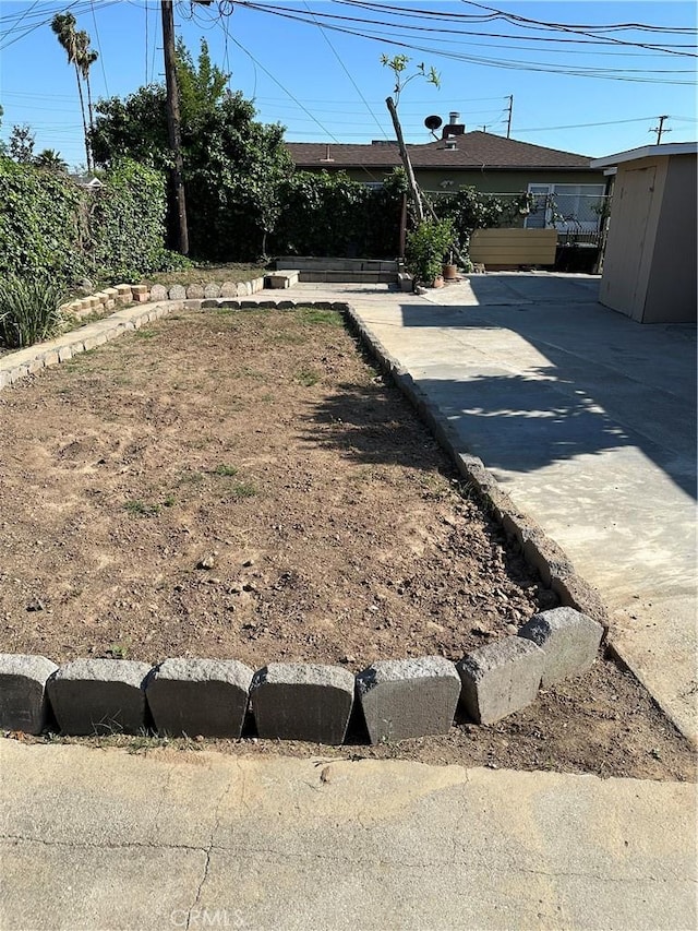 1322 S Walnut Ave, West Covina, CA 91790 - view of yard