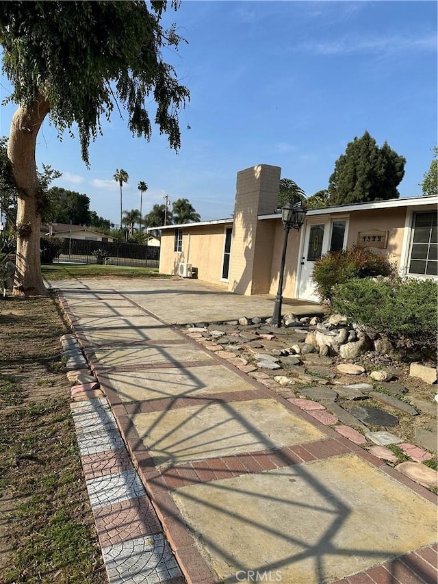 1322 S Walnut Ave, West Covina, CA 91790 - view of patio with concrete driveway