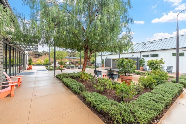 2227 Melogold Way, Corona, CA 92883 - view of home's community