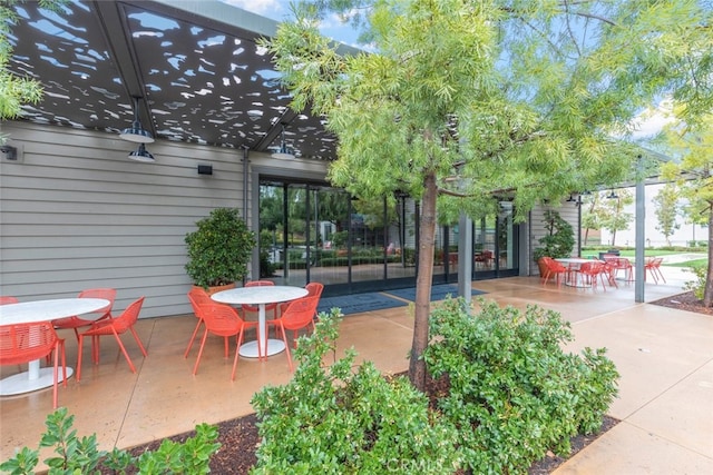2227 Melogold Way, Corona, CA 92883 - view of patio / terrace with outdoor dining area