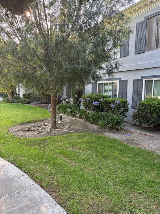 1521 S Pomona Ave Unit A23, Fullerton, CA 92832 - view of green lawn