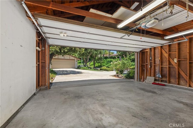 652 Via Zapata, Riverside, CA 92507 - view of garage