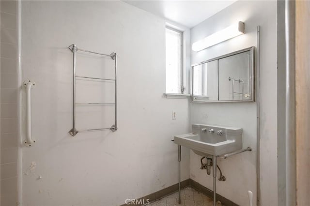 8 Coveview Dr, Rancho Palos Verdes, CA 90275 - bathroom with baseboards