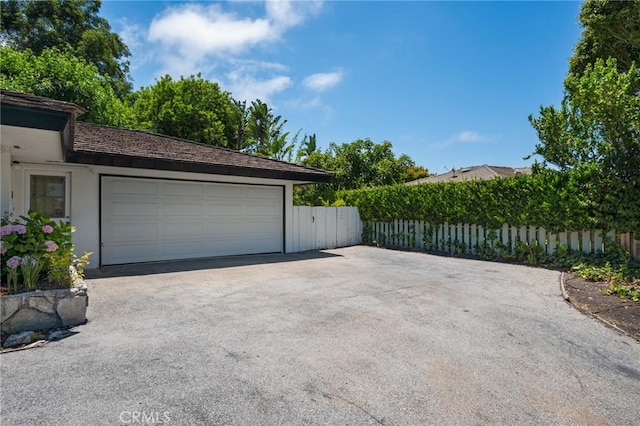 8 Coveview Dr, Rancho Palos Verdes, CA 90275 - view of garage