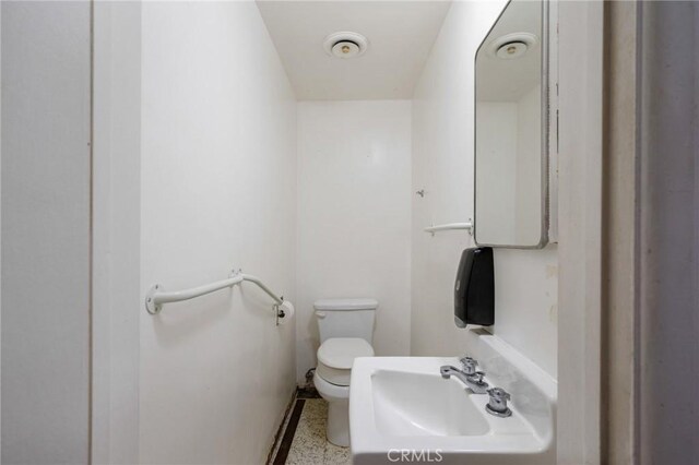 8 Coveview Dr, Rancho Palos Verdes, CA 90275 - bathroom featuring toilet and a sink