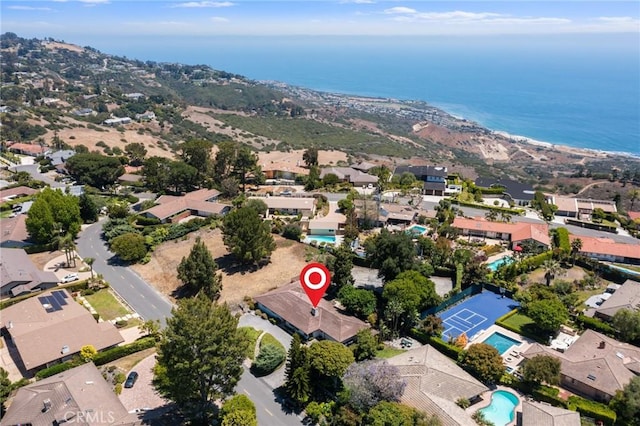 8 Coveview Dr, Rancho Palos Verdes, CA 90275 - aerial perspective of suburban area with a pool