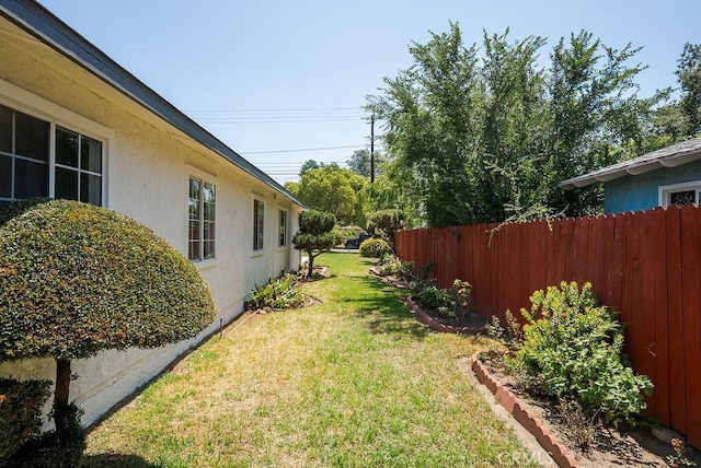 207 N Pasadena Ave, Azusa, CA 91702 - view of yard