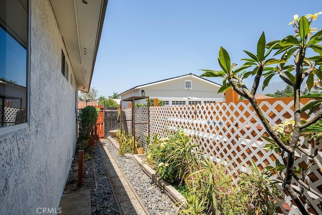 207 N Pasadena Ave, Azusa, CA 91702 - view of yard