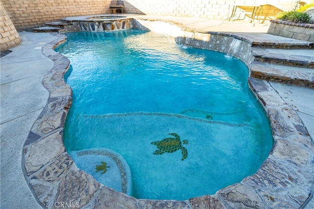 2322 Carolyn Dr, Palmdale, CA 93551 - view of swimming pool featuring a pool with connected hot tub