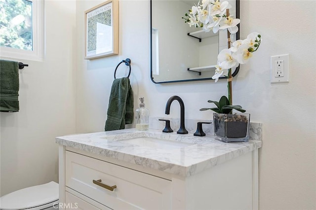 482 Mountain View St, Altadena, CA 91001 - half bath featuring vanity and toilet