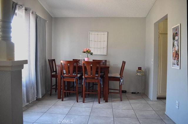 813 Cortez Dr, Hemet, CA 92545 - tiled dining area with healthy amount of natural light
