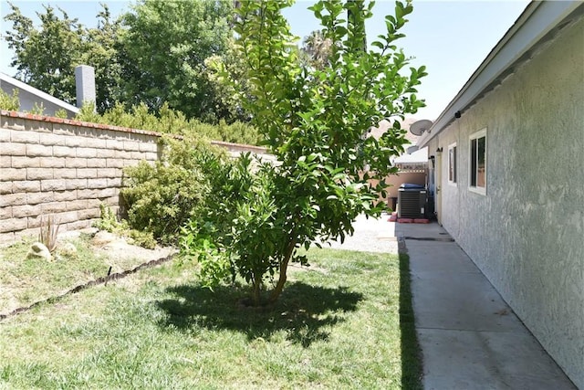 20611 Alaminos Dr, Saugus, CA 91350 - view of fenced backyard