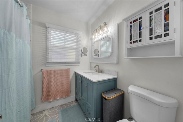 5535 W 142nd Pl, Hawthorne, CA 90250 - full bathroom featuring toilet and vanity