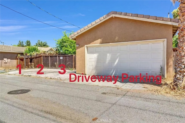 2925 Lemon St, Riverside, CA 92501 - view of detached garage