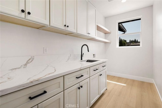 5909 Del Mar Ave, Paradise, CA 95969 - bar area with light wood-type flooring and recessed lighting