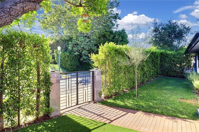 182 Denslow Ave, Los Angeles, CA 90049 - view of yard with a gate