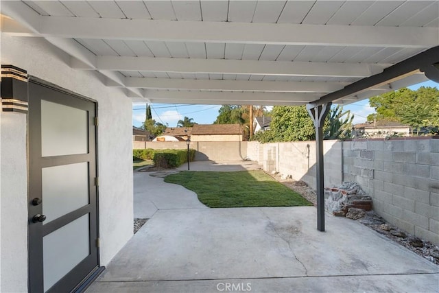 611 Griffith St, San Fernando, CA 91340 - fenced backyard with a patio