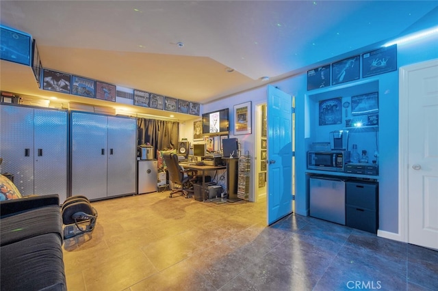 8817 Encino Ave, Sherwood Forest, CA 91325 - interior space