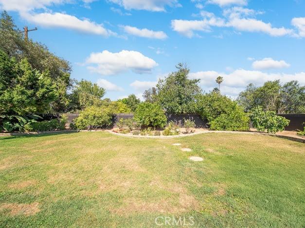 1050 Loma Verde Dr, Arcadia, CA 91006 - view of green lawn