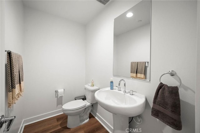 1742 Heywood St Unit C, Simi Valley, CA 93065 - bathroom featuring wood finished floors and recessed lighting