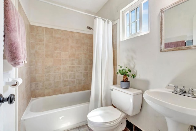 133 Lotus Dr, Chula Vista, CA 91911 - bathroom featuring toilet and shower / tub combo