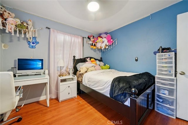 4435 Los Serranos Blvd, Chino Hills, CA 91709 - bedroom with wood finished floors, a ceiling fan, and an office area
