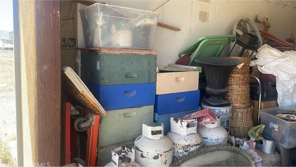 41037 34th St W, Palmdale, CA 93551 - view of storage room