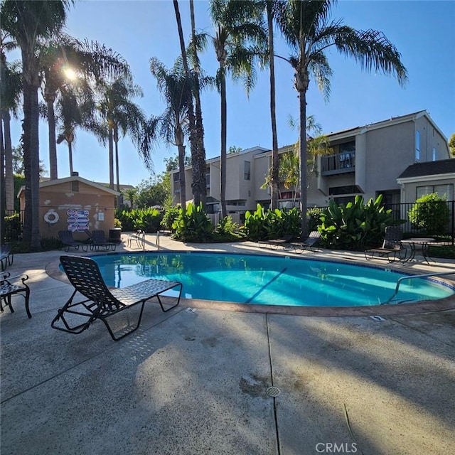 1525 Welldow Ln, Fullerton, CA 92831 - community pool with a patio area and a residential view