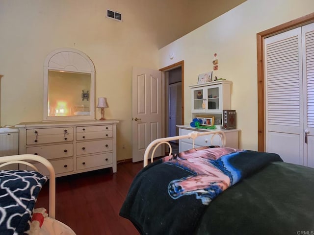 4822 Belvedere Dr, Julian, CA 92036 - bedroom featuring dark wood finished floors and a closet