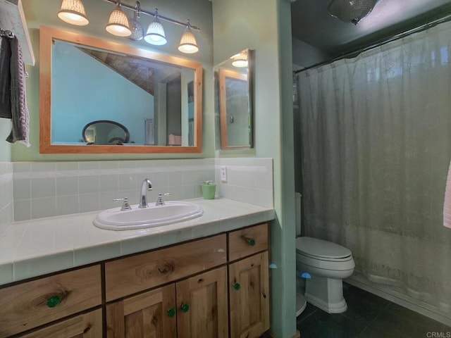 4822 Belvedere Dr, Julian, CA 92036 - bathroom featuring vanity, curtained shower, and tile patterned floors